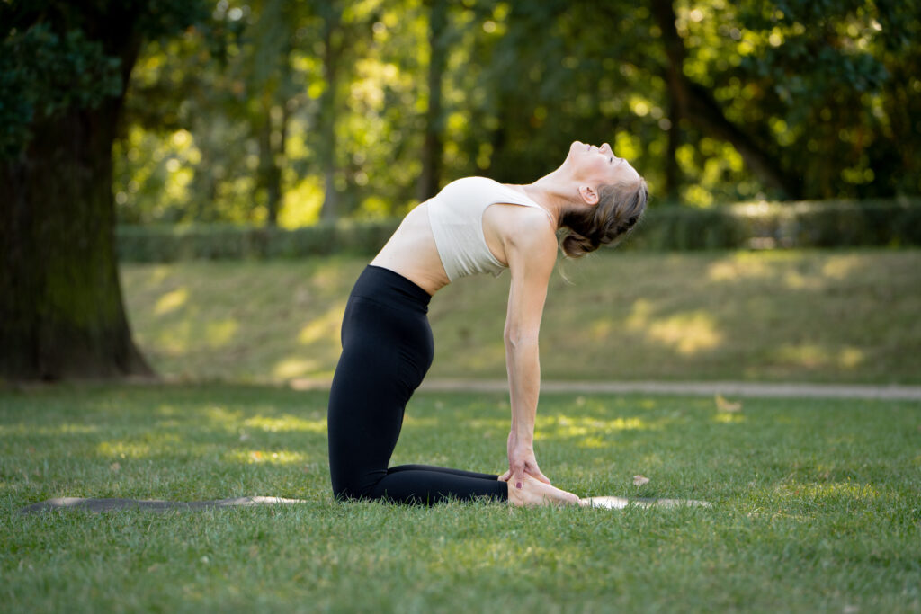 Yoga-Übung: Kamel